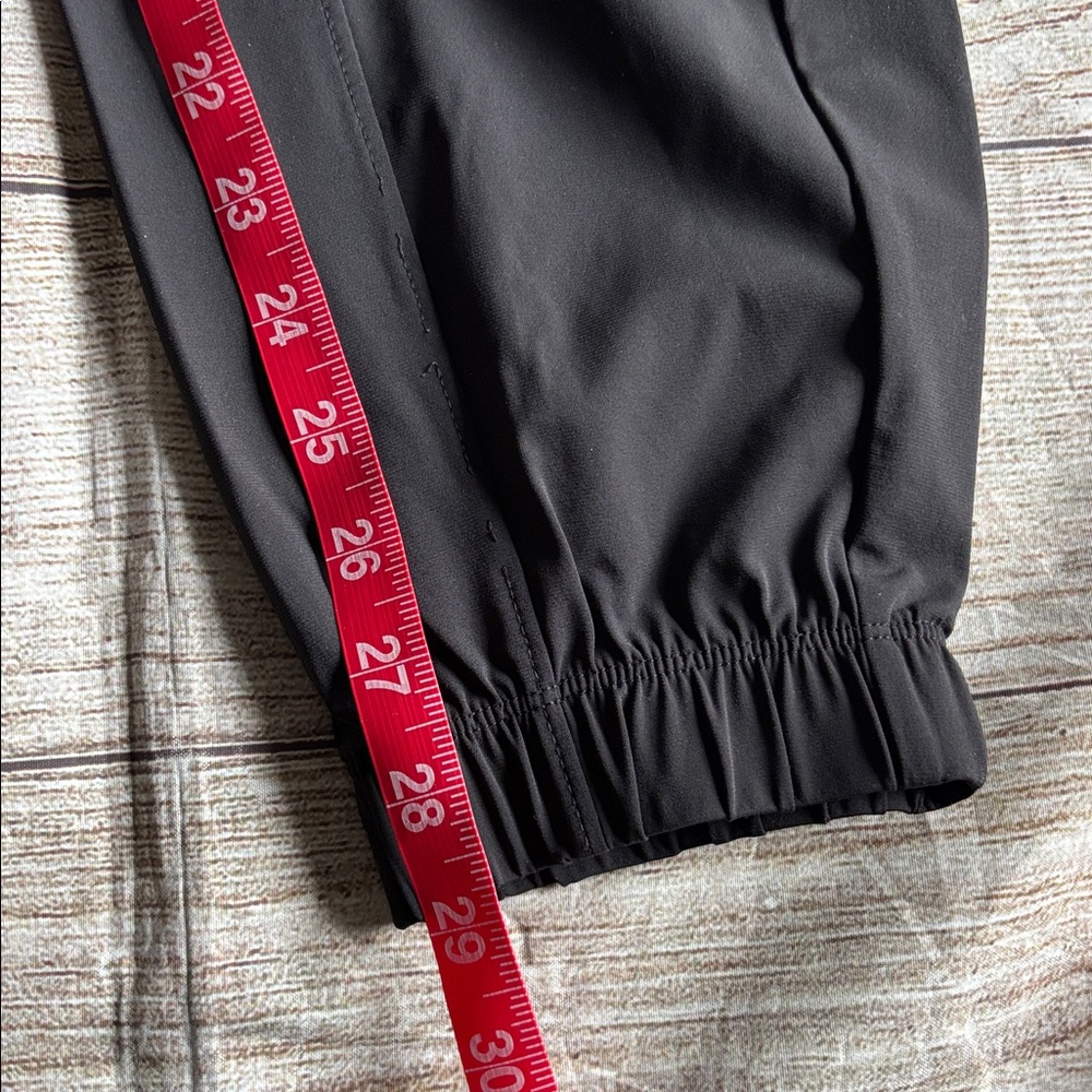 Fabletics Jogger - Picture 11 of 12